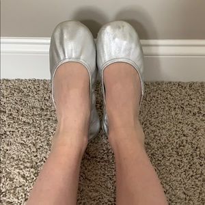 Nine West silver ballet flats with carrying case